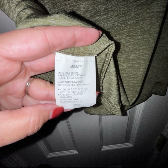 Under Armour Olive Green Long Sleeve Shirt size Medium - Picture 5 of 5